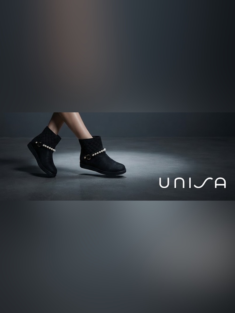 New in box Unisa designer black boots with pearl accents sz 8.5